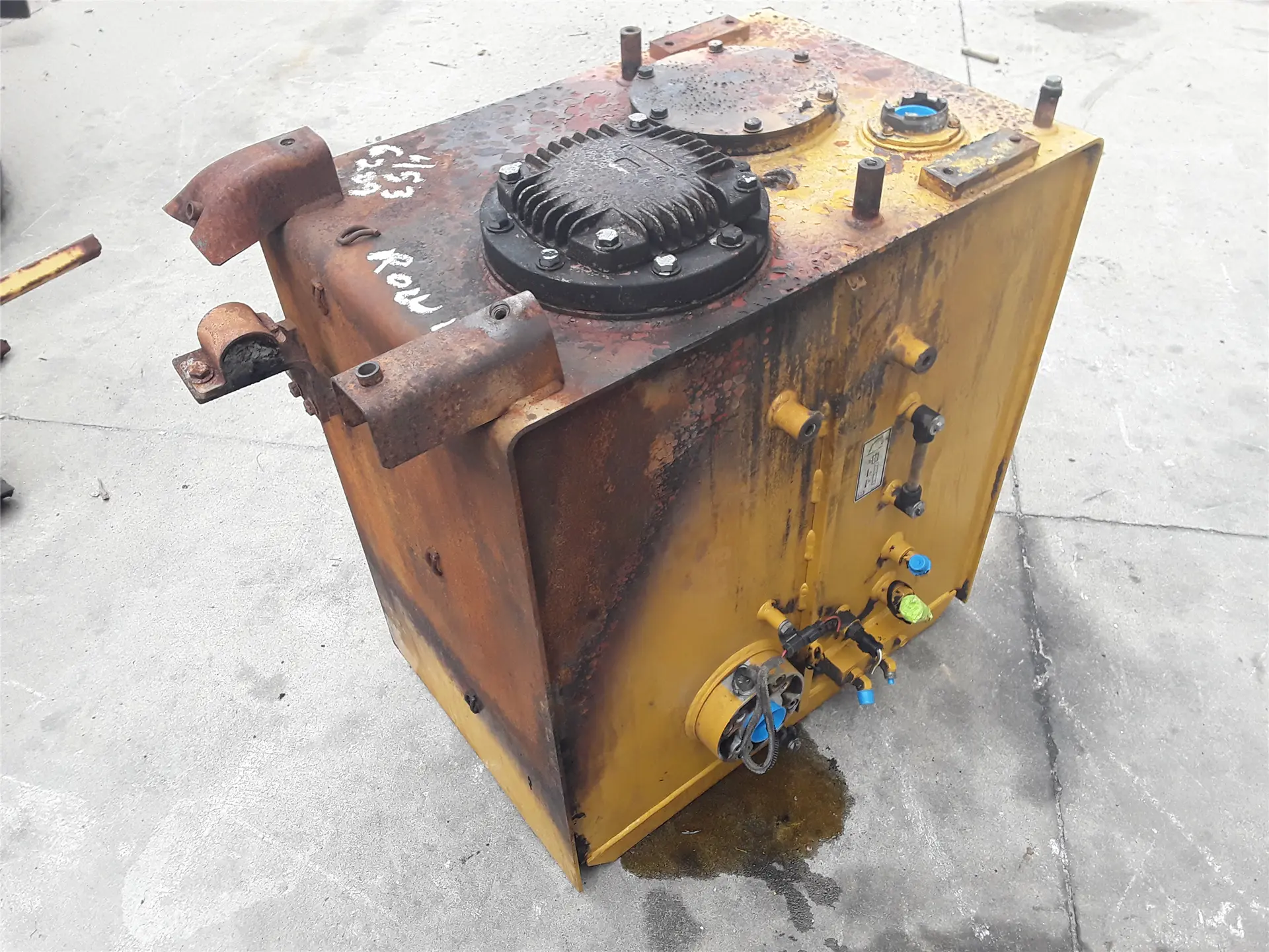 USED TANK FILTER G image 1