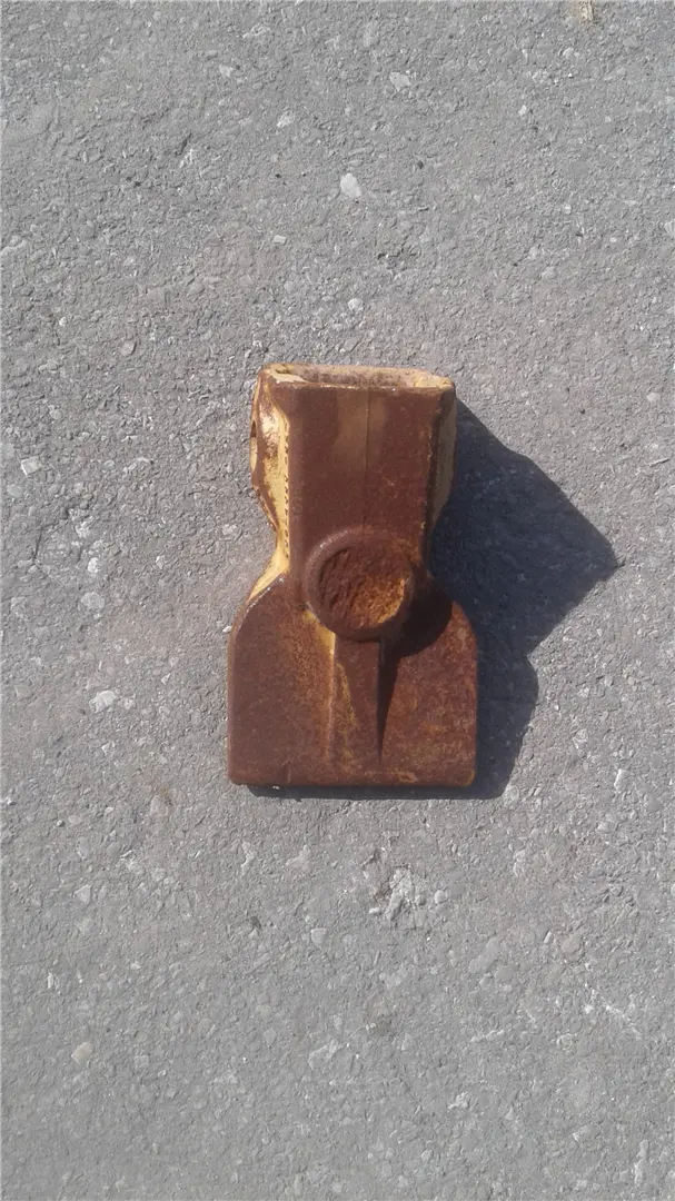 USED WIDE TEETH image 1