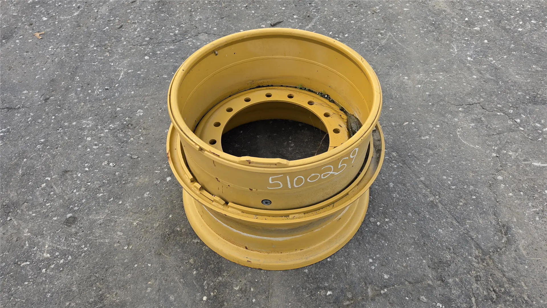 USED RIM image 1