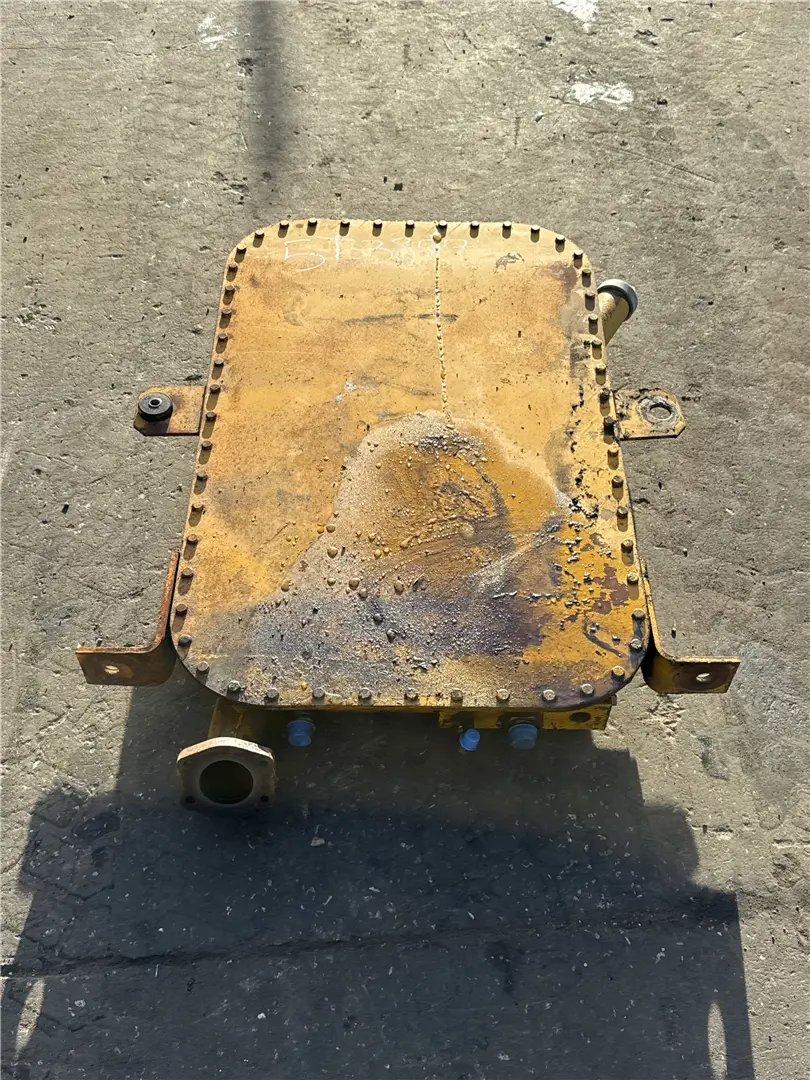 USED HYD TANK GP image 1