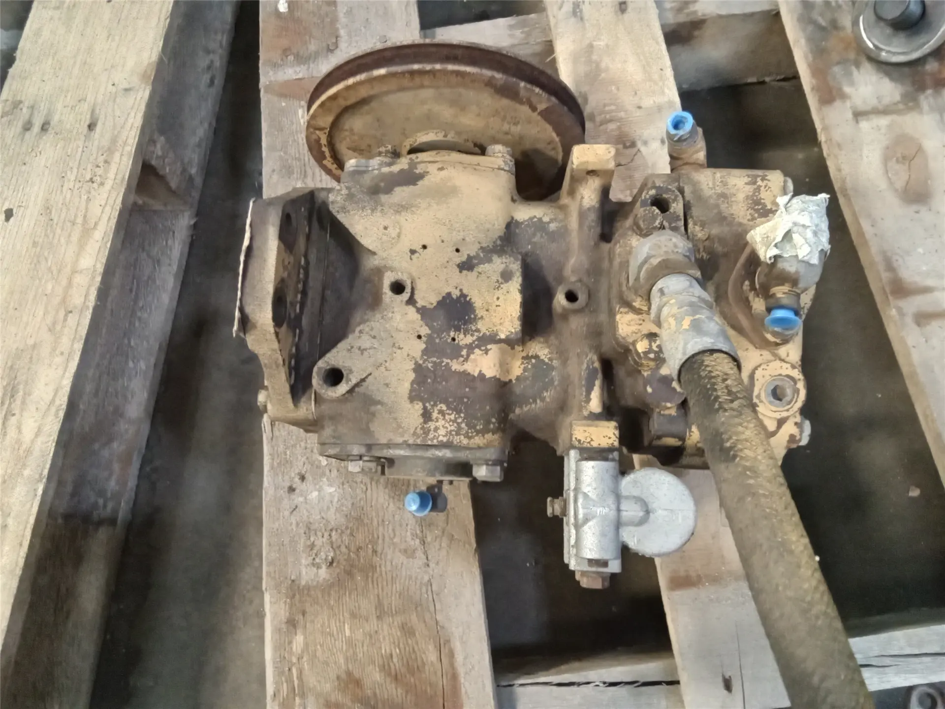 USED AIR COMPRESSO image 1