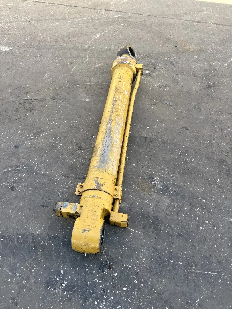 USED BUCKET CYLIND image 1