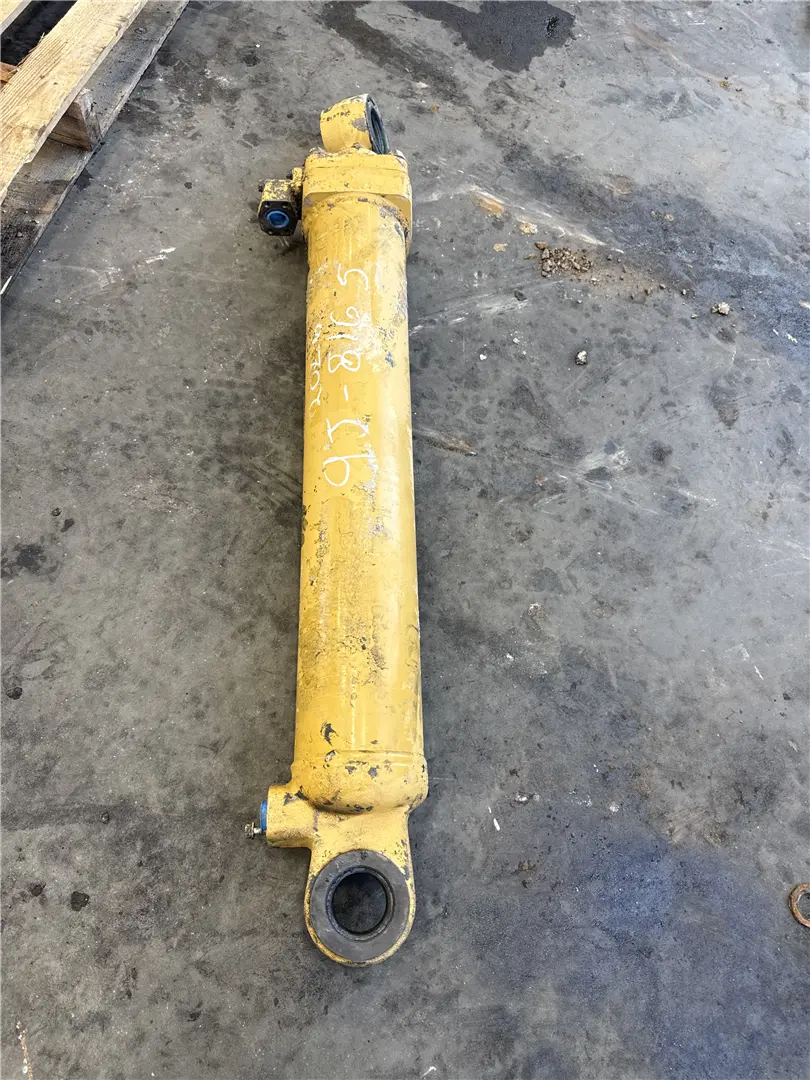 USED STEERING CYL image 1