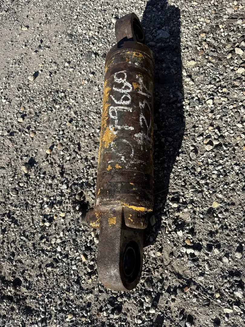 USED CYLINDER image 1