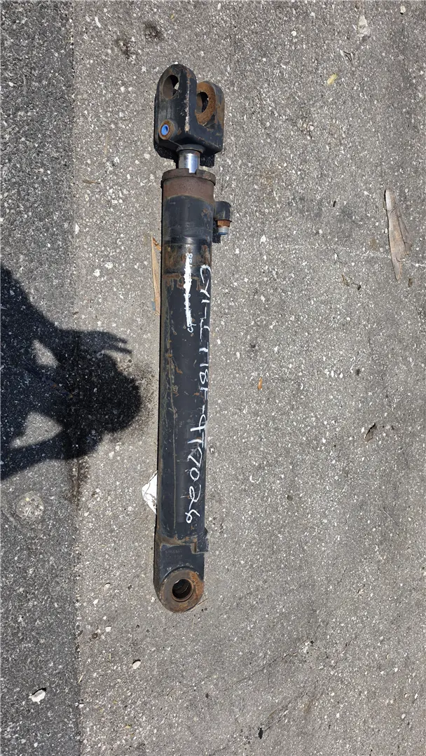 USED TILT CYL GP image 1