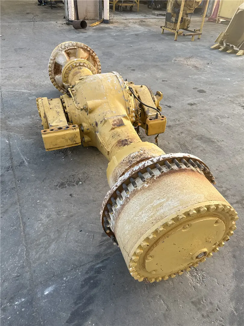 USED REAR AXLE image 1