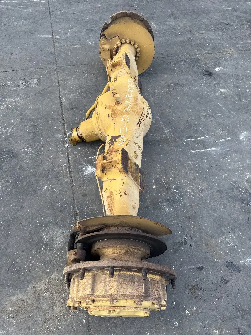 USED REAR AXLE image 1
