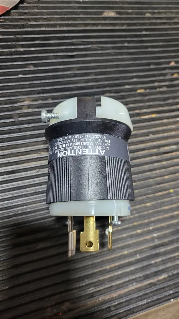 NEW 30 AMP PLUG image 1