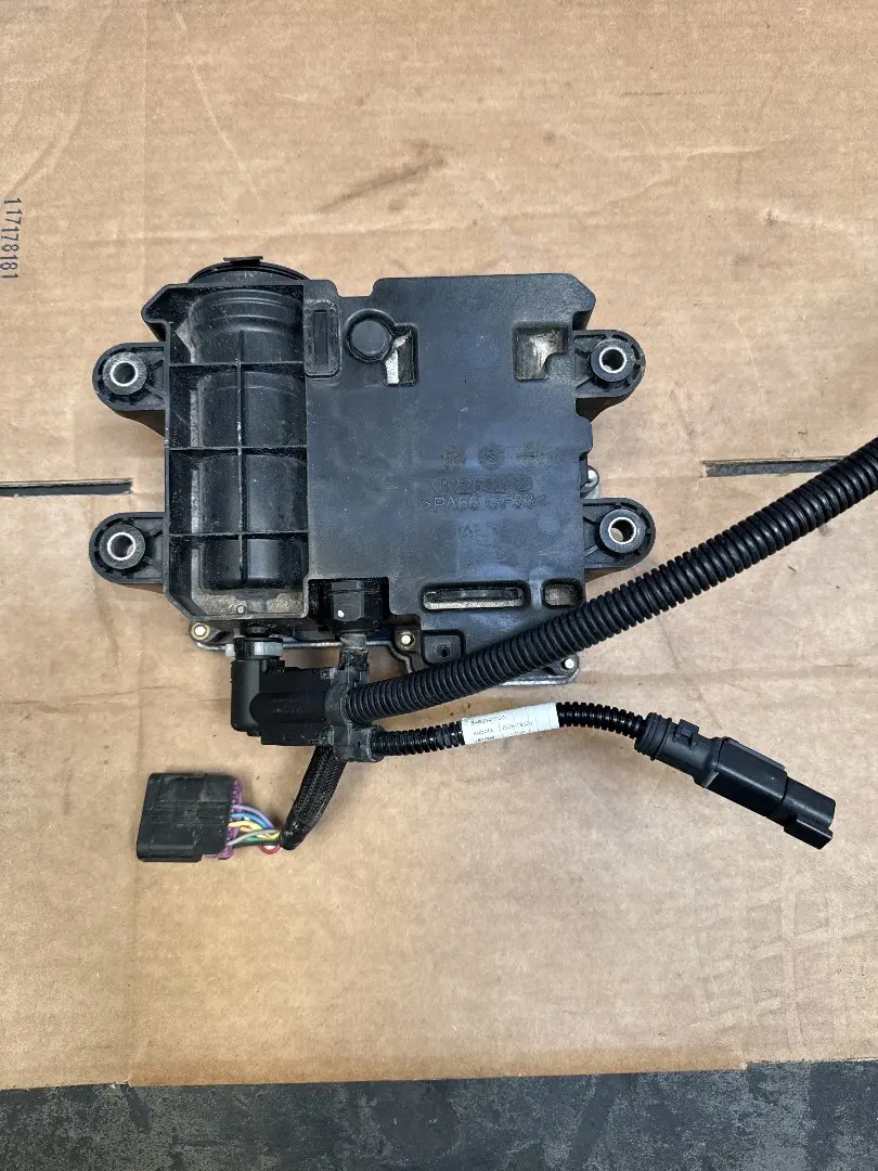 USED DEF PUMP ASSY image 1