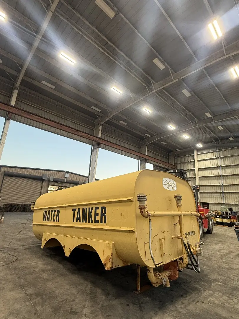 USED WATERTANKER image 1