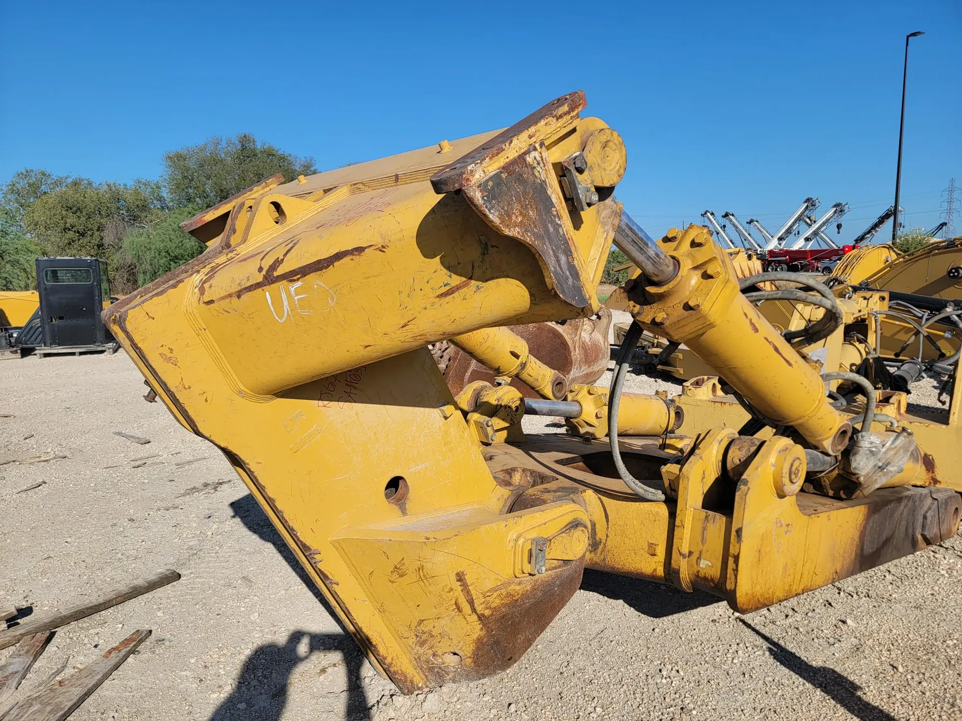USED SINGLE SHANK RIPPER             MQ image 1