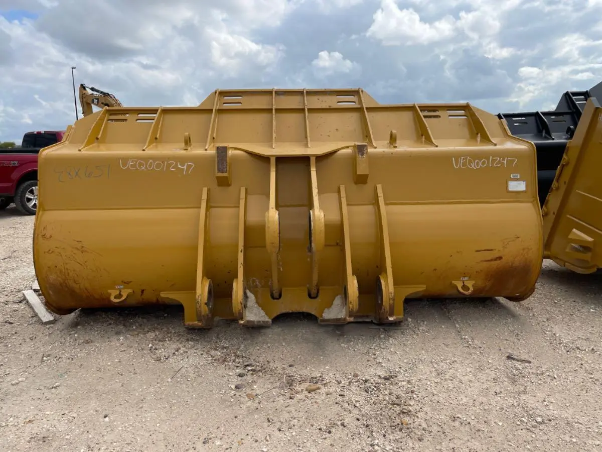 SLIGHTLY USED 988K ROCK BUCKET (323 HRS) P/N 4989992 10 YRDS            MQ image 1