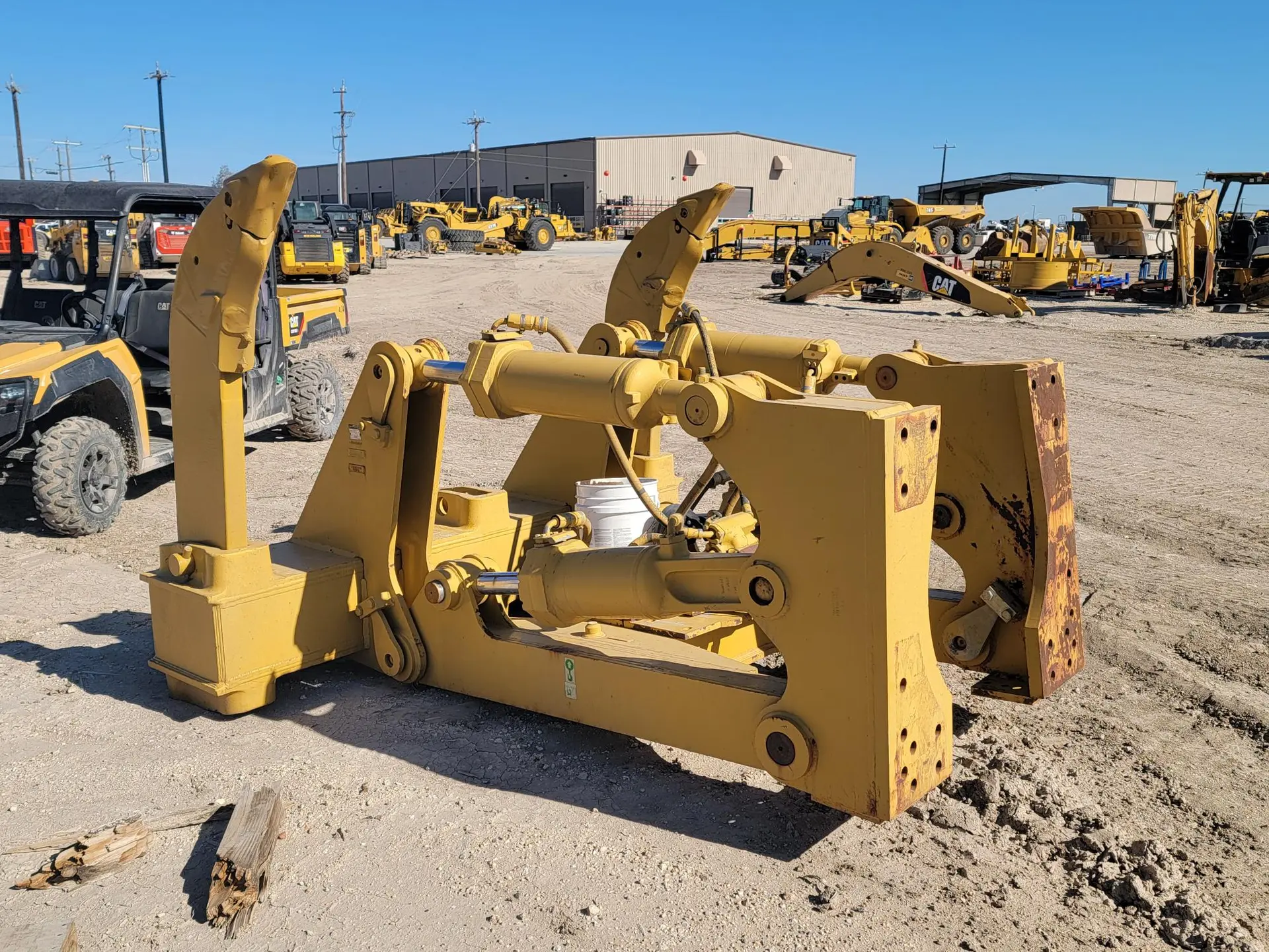 D8T MS RIPPER W/ 2 SHANKS            MQ image 1