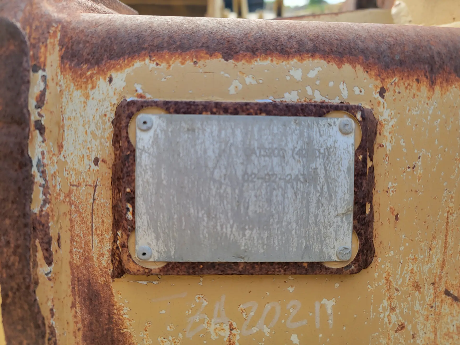 USED 320 DCB  **MEASURE FOR WIDTH** NO BOCE OPTION    MQ image 1