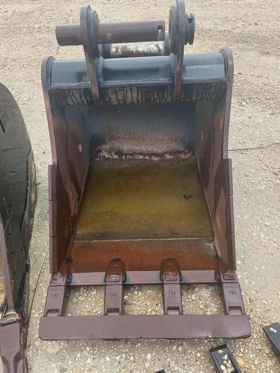 USED 39" STRICKLAND BUCKET                     MQ image 1