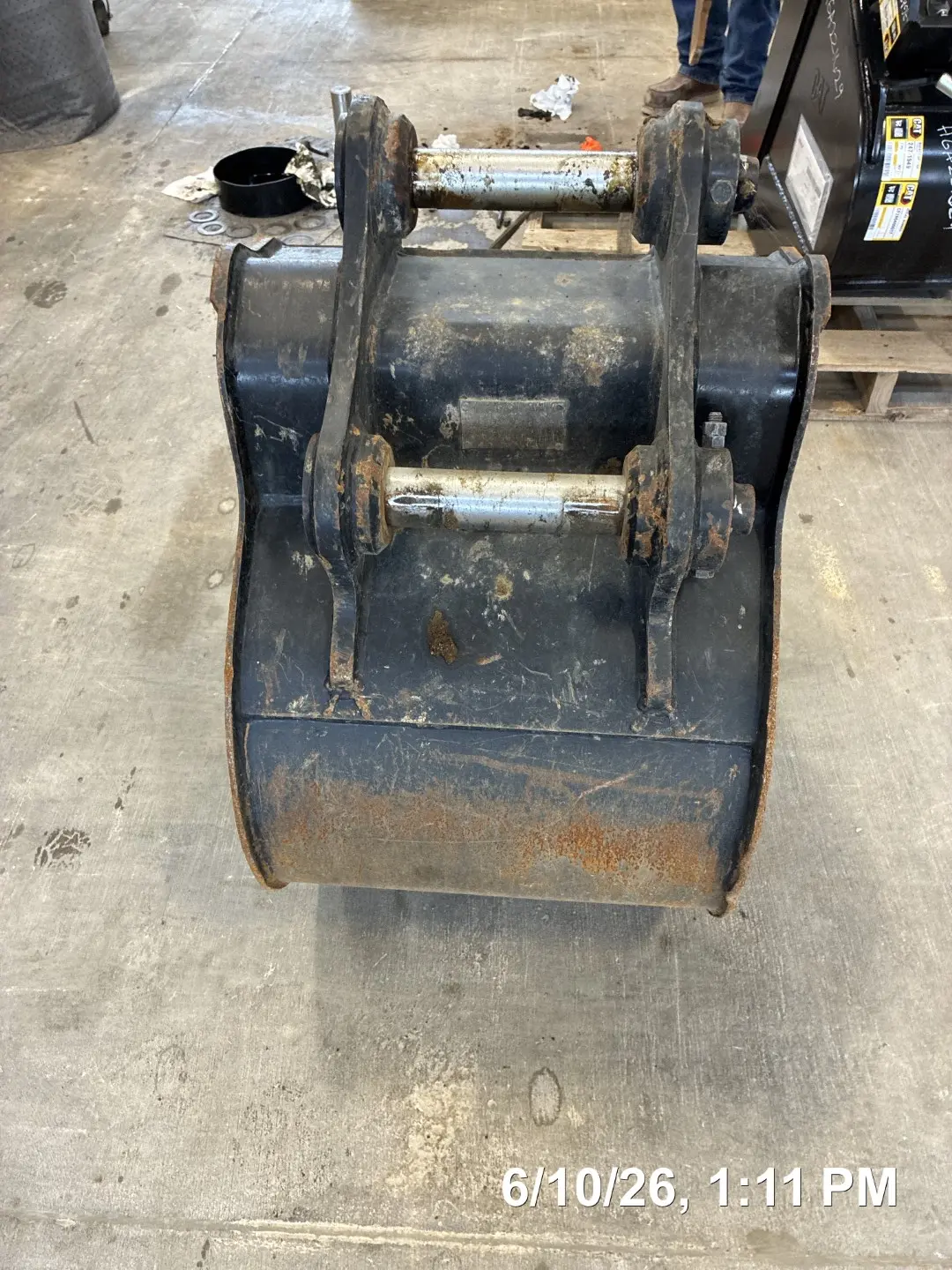 18" PINLOCK BUCKET   SRS  6/2026 image 1