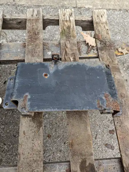 Bracket image 2