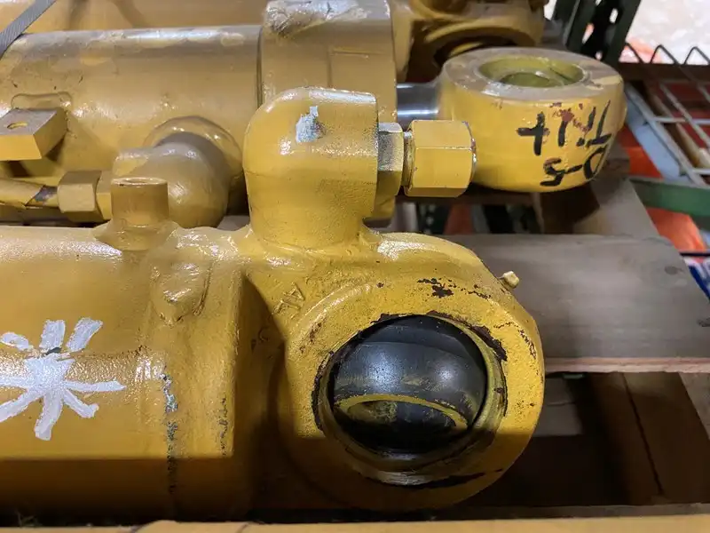 Lift Cylinder image 4