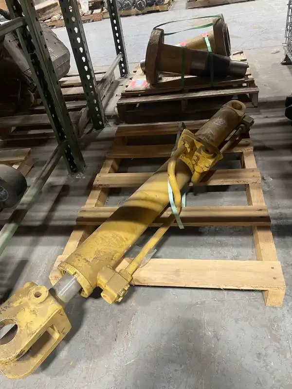 Cyl/Steering RH image 2