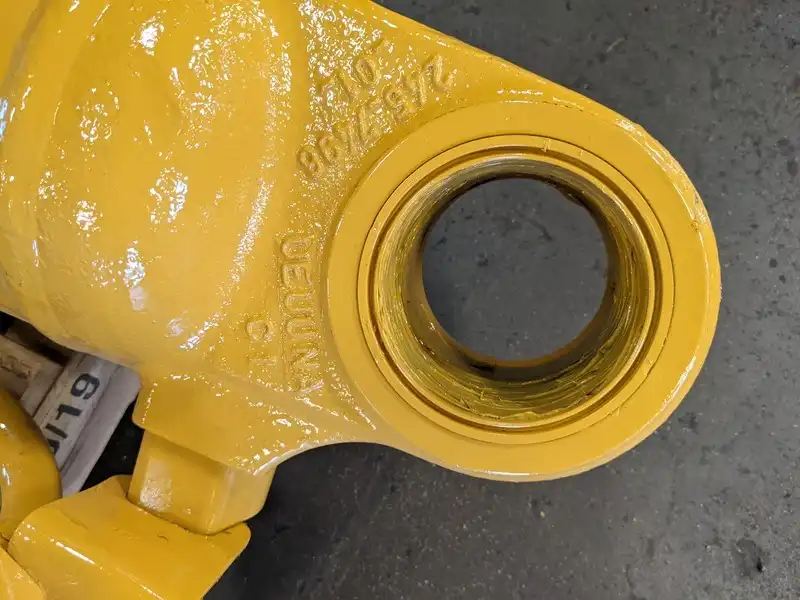 Cyl/Lift RH image 2