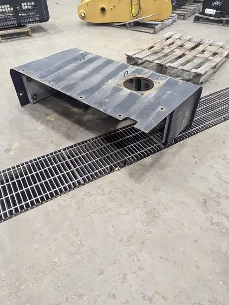 Engine Hood image 4