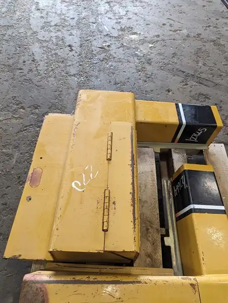 Box AS (lh) image 3