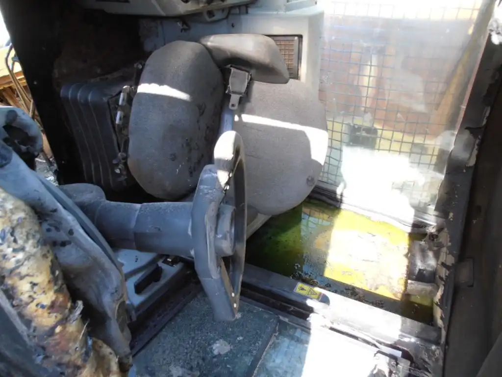 USED CAB image 2