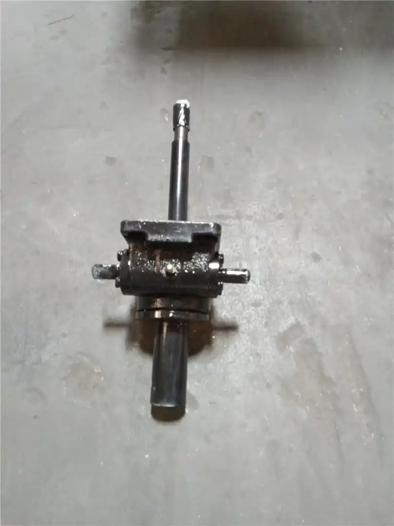 NEW SCREW GP image 2