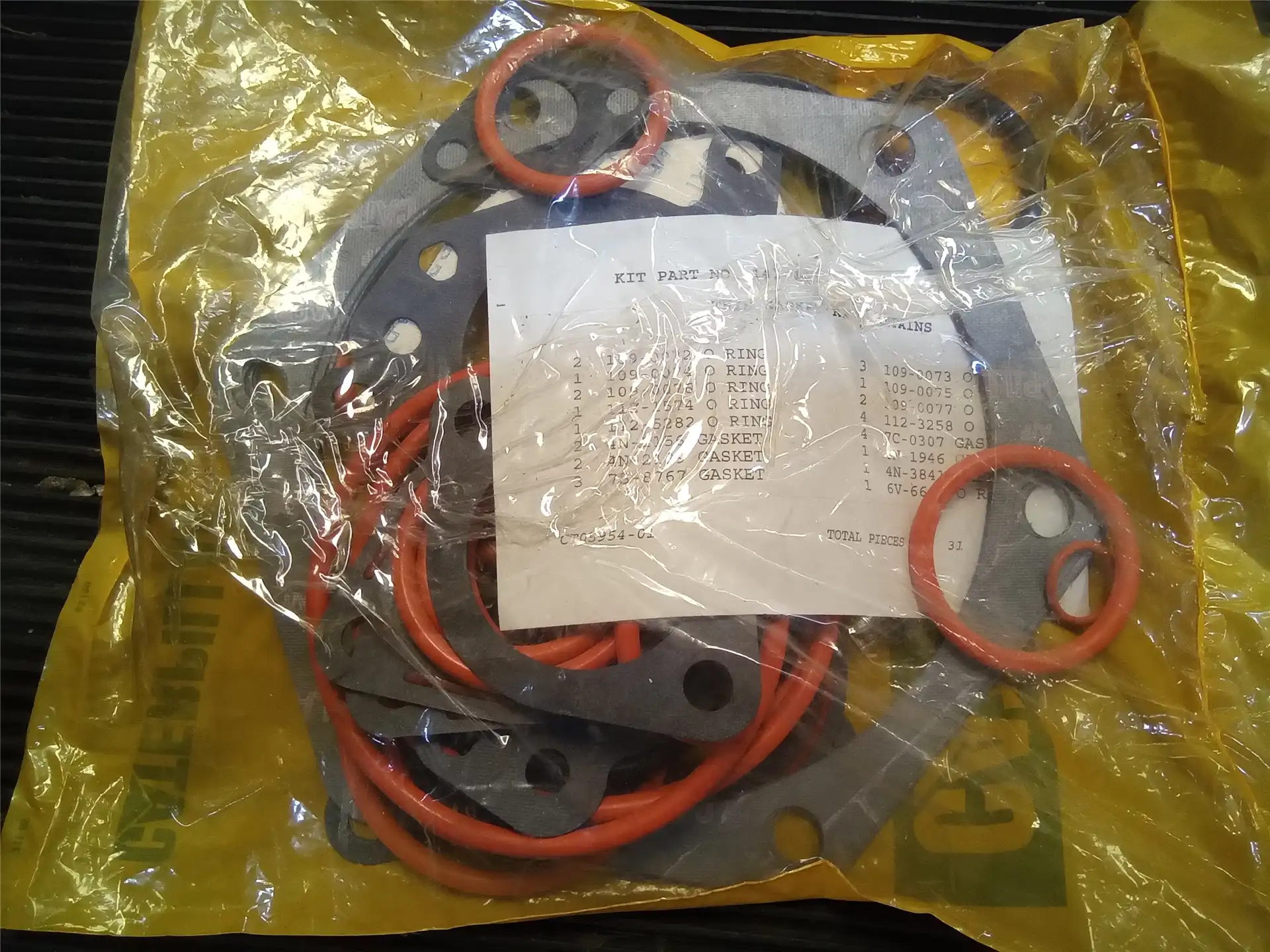NEW GASKET KIT indicator image 1