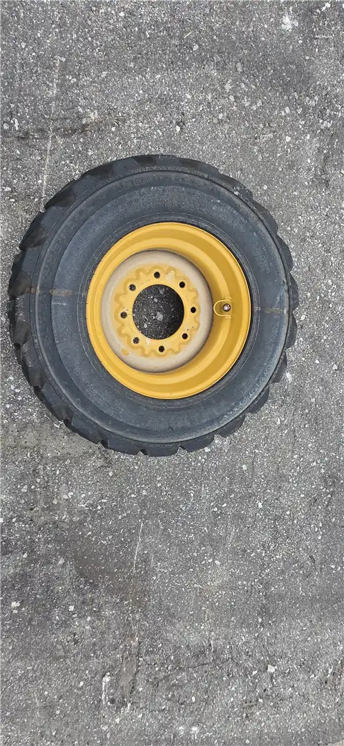NEW 16.5X8.25 TIRE image 2