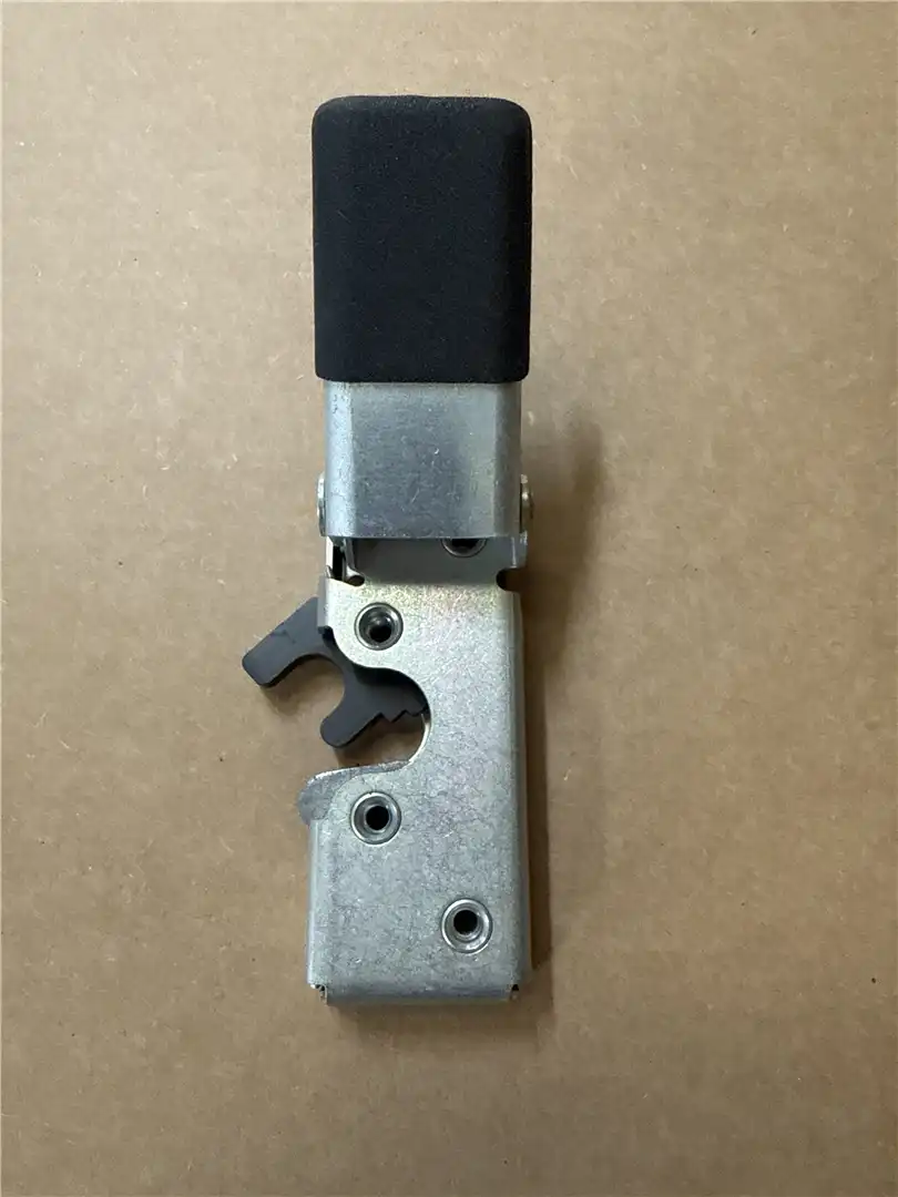 NEW LATCH AS image 4