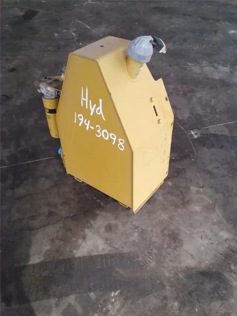 NEW HYDRAULIC TANK image 4
