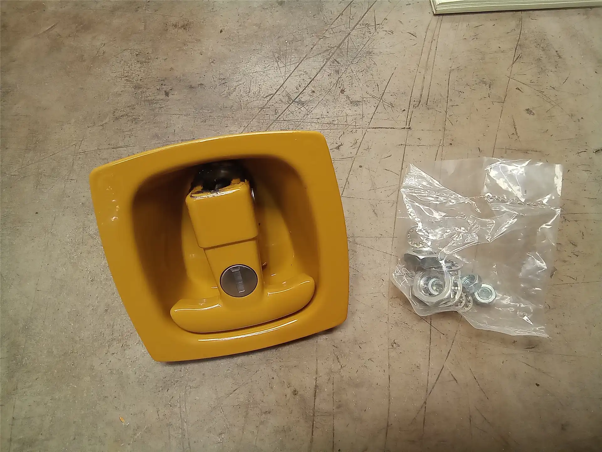 NEW LATCH AS image 2