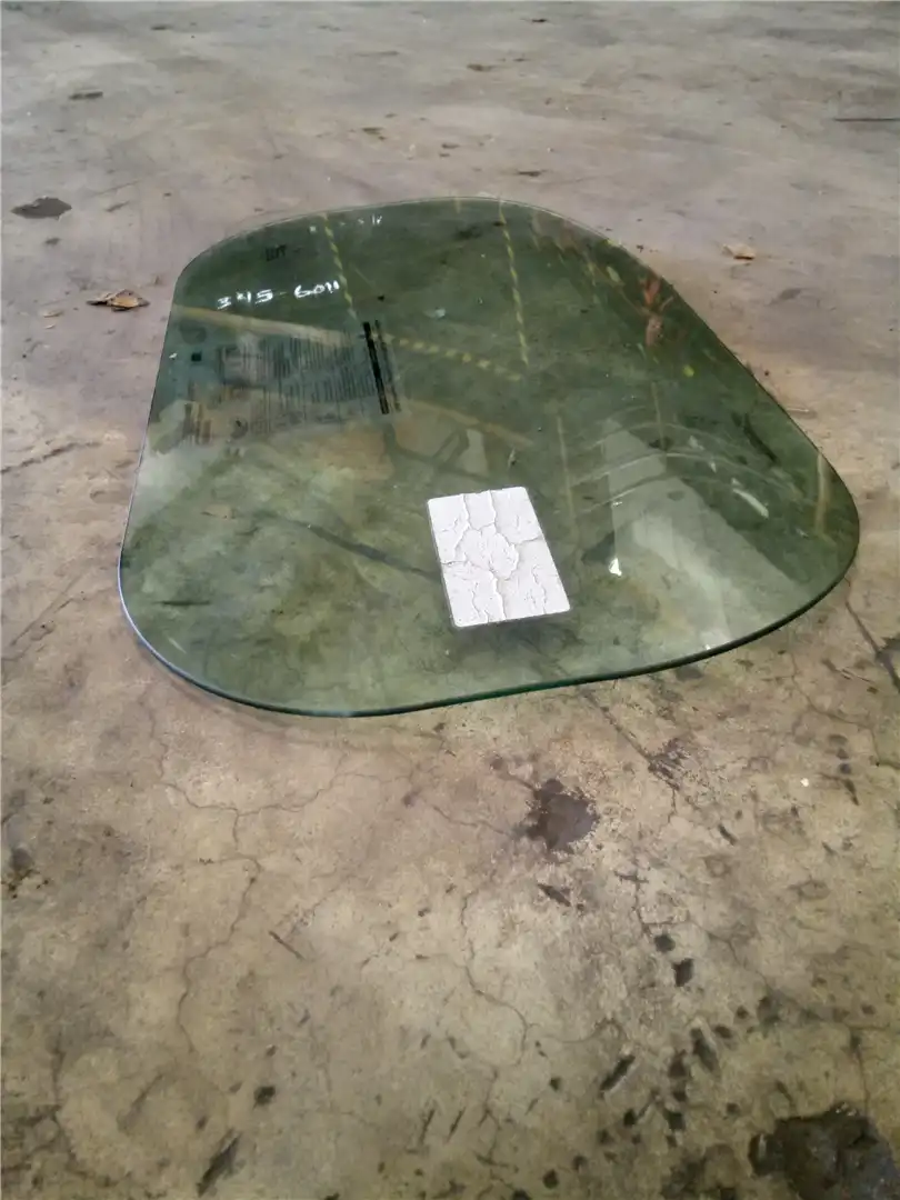 NEW REAR GLASS image 2