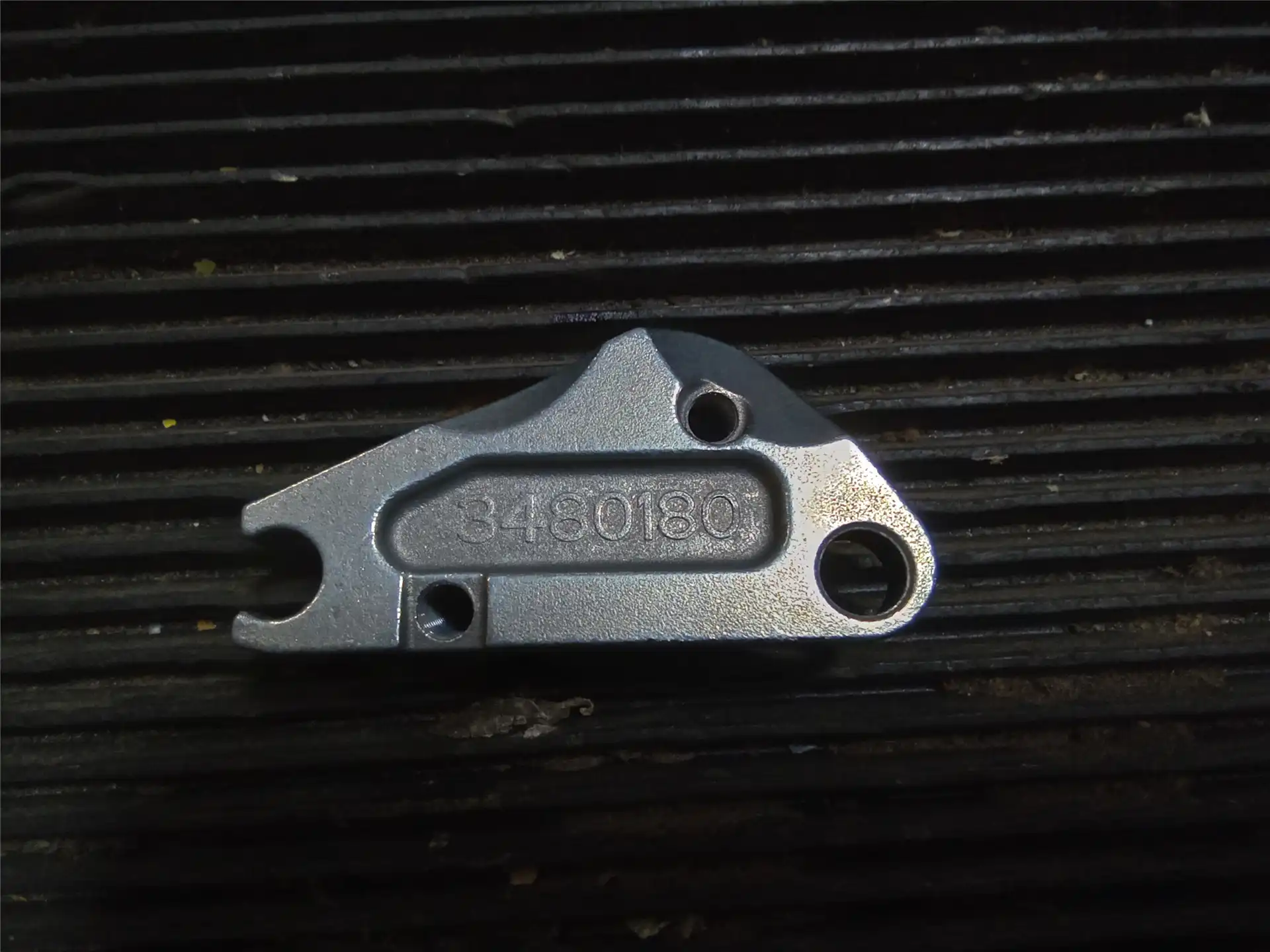 NEW BRACKET indicator image 1
