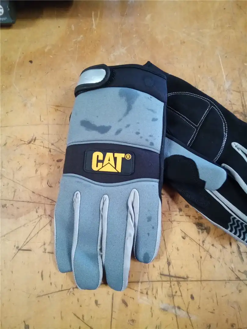 NEW GLOVE image 2