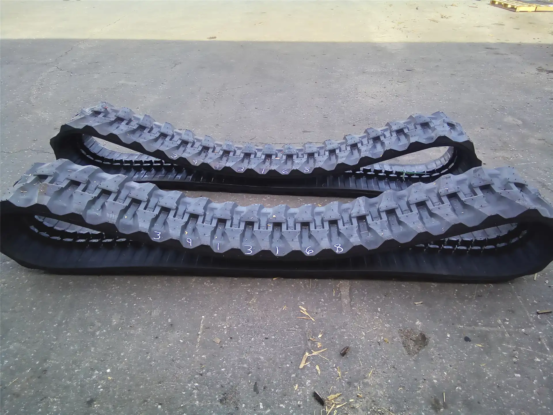 NEW RUBBER TRACK image 2
