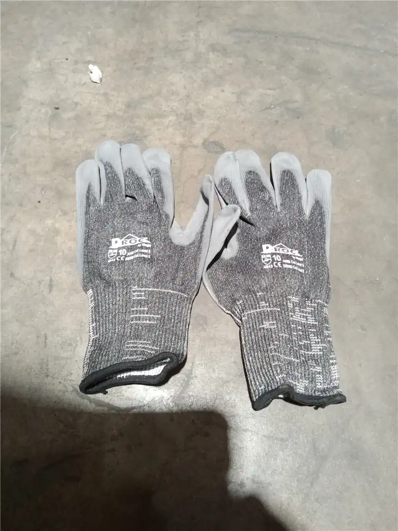 NEW GLOVES indicator image 1