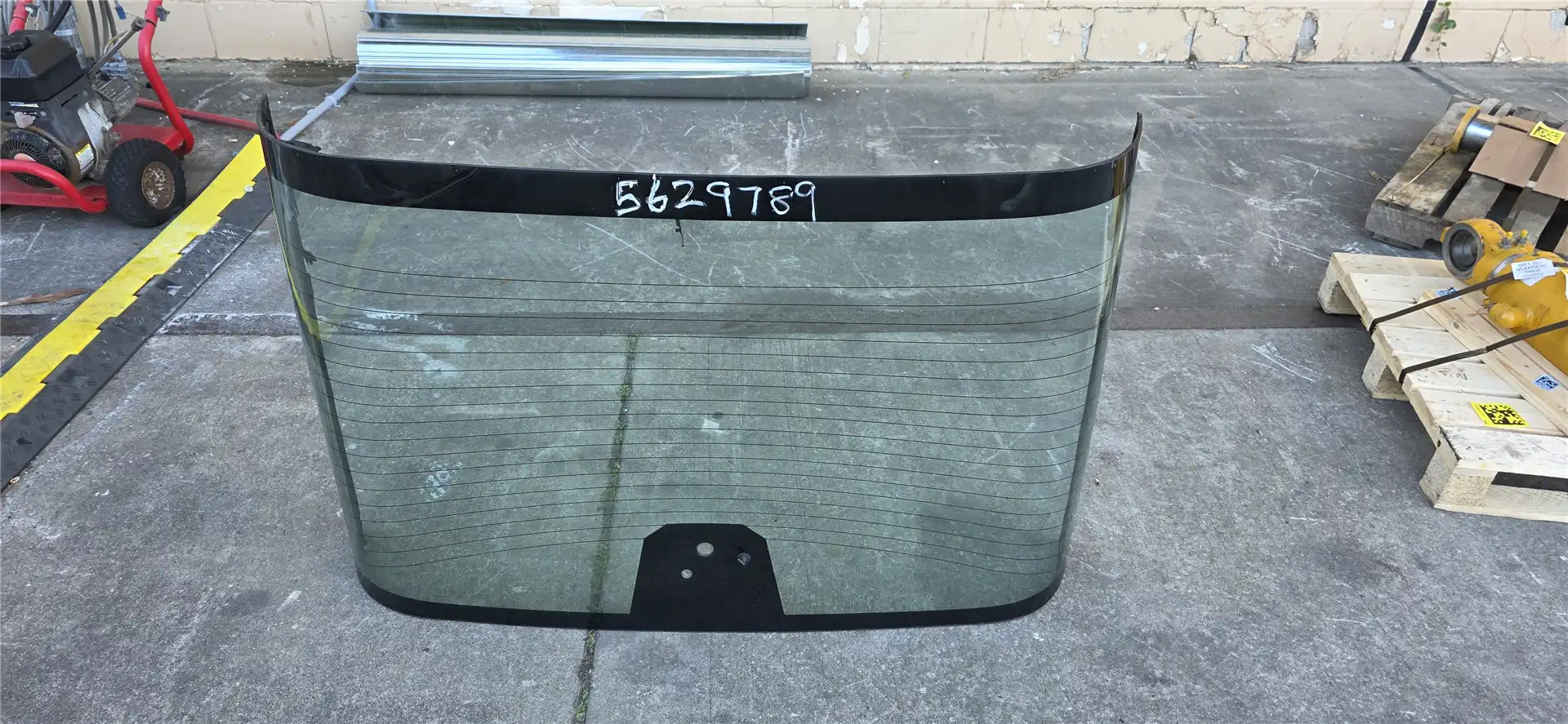 NEW REAR GLASS indicator image 1