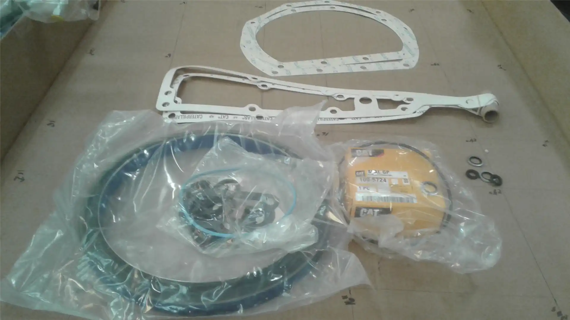 NEW GASKET KIT indicator image 1