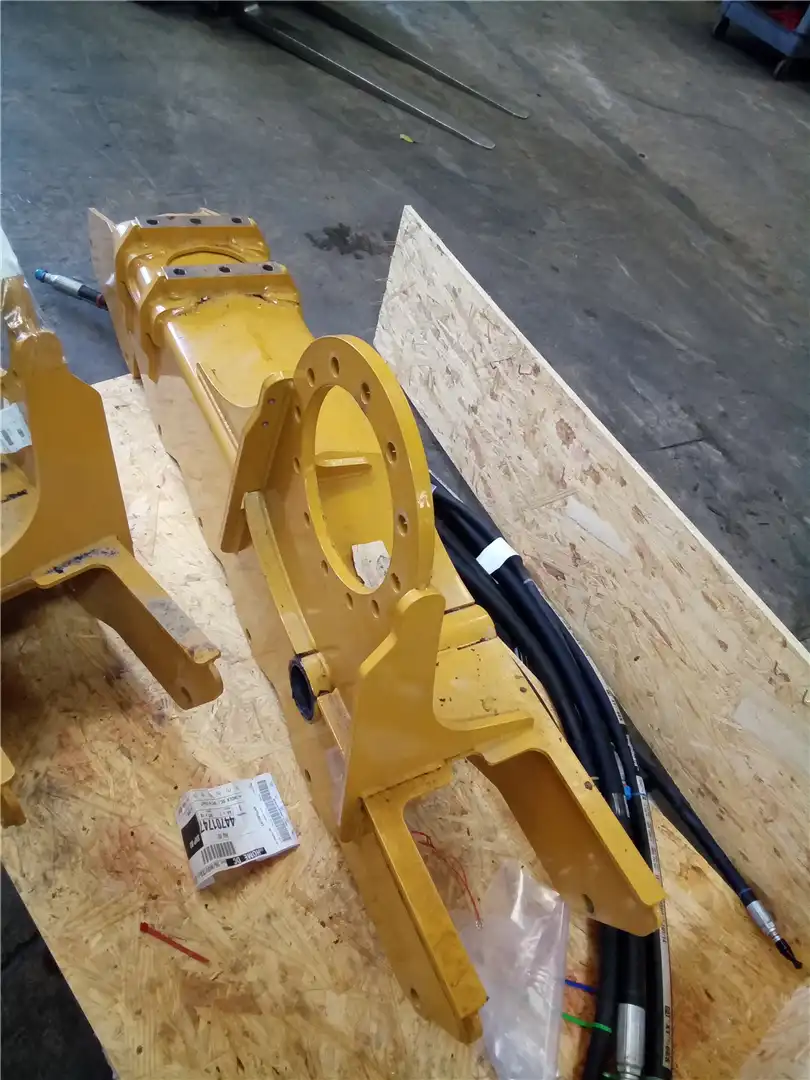 NEW FRAME GP- TRAC image 2