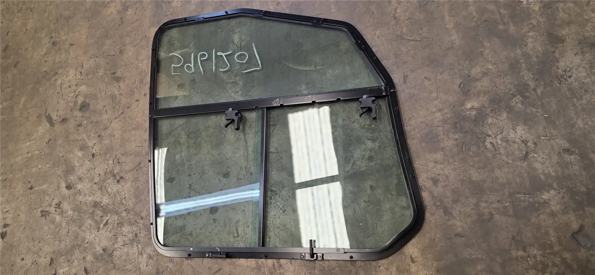 NEW WINDOW LH indicator image 1