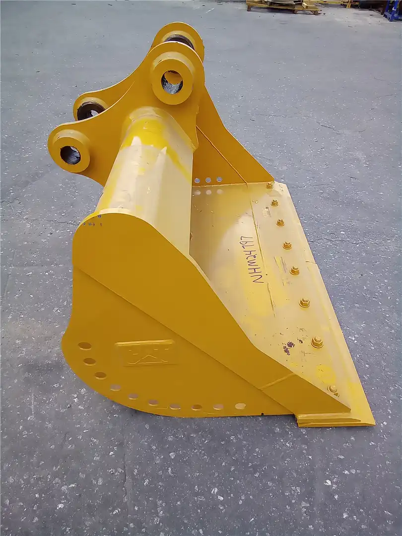 NEW 72INCH BUCKET image 2