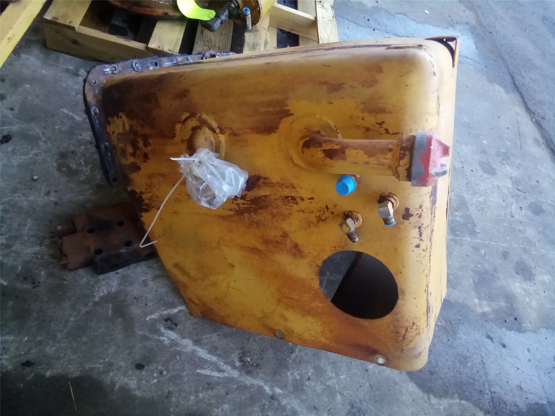 USED HYDRAULIC TAN image 6