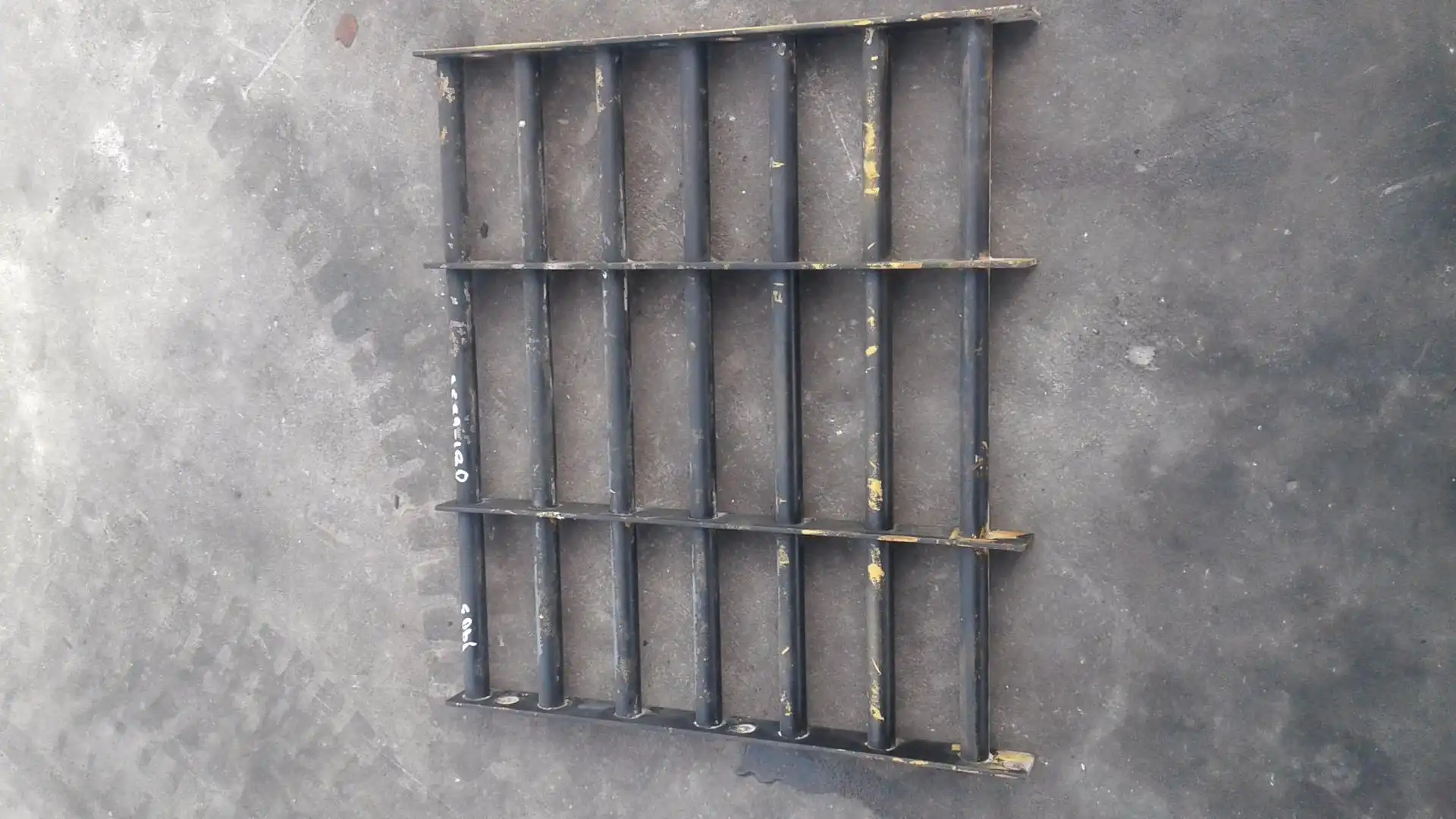 USED GRILL indicator image 1