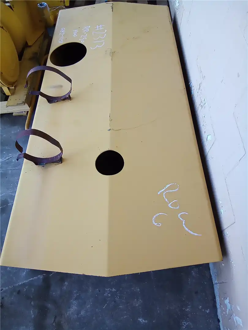 USED HOOD image 2