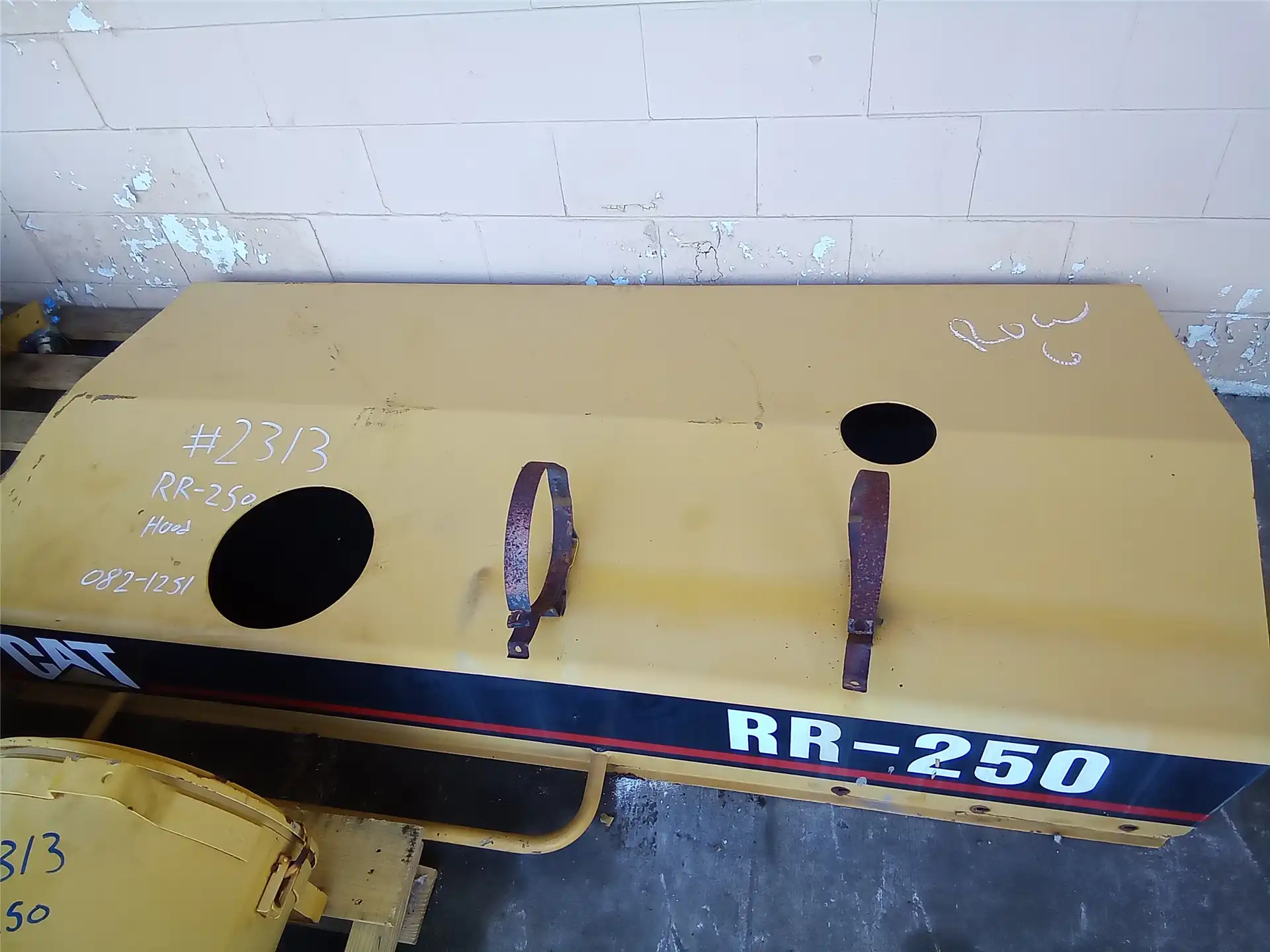 USED HOOD image 3