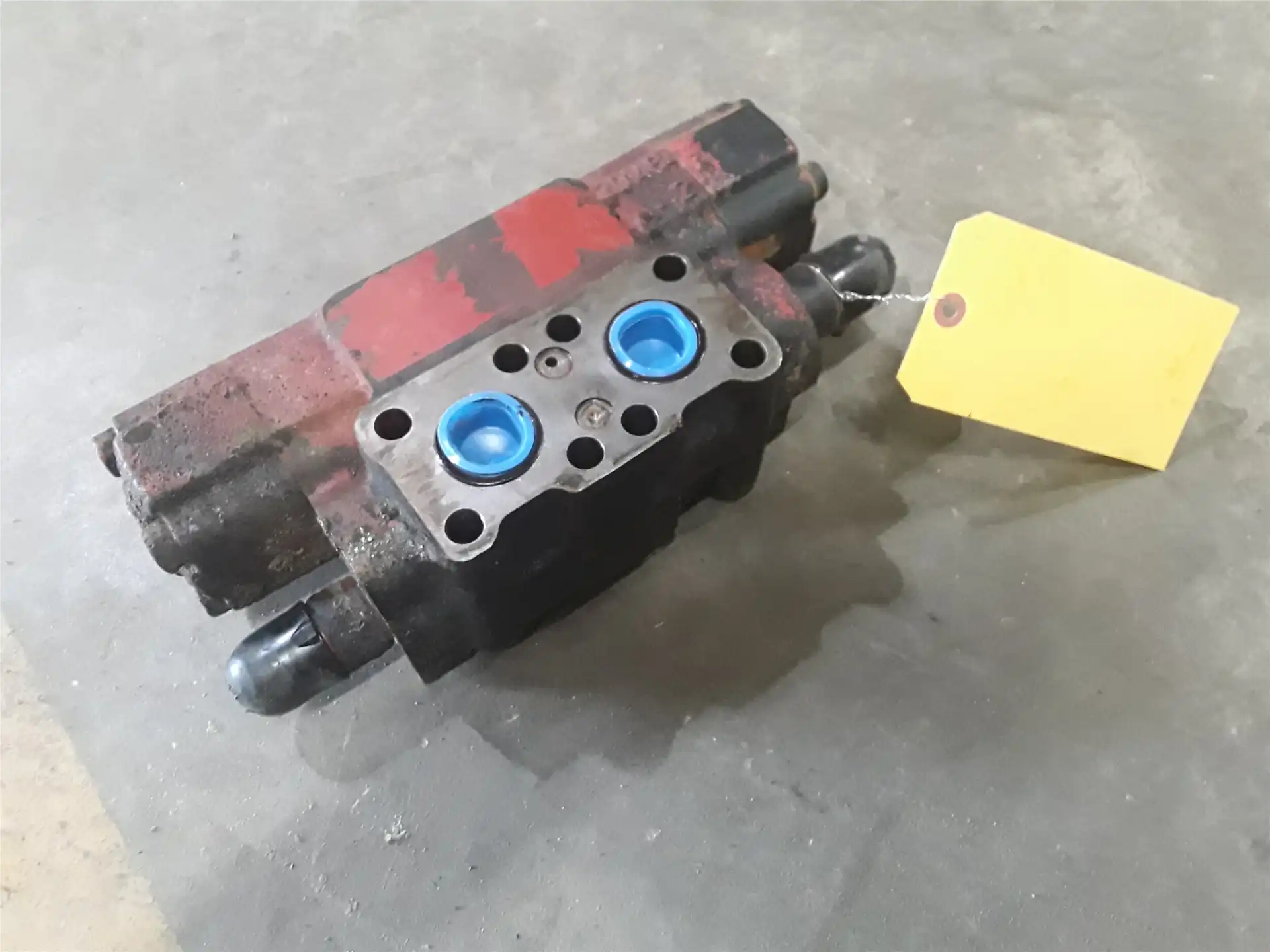 USED BRAKE VALVE indicator image 1