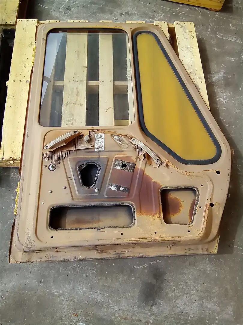 USED CAB DOOR image 2