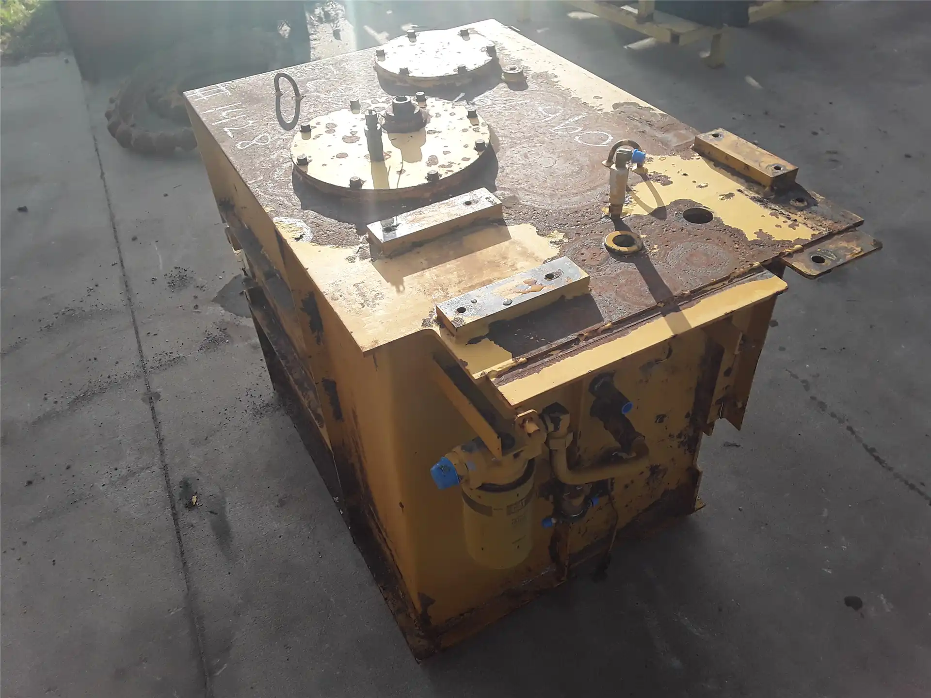 USED HYDRAULIC TAN image 2